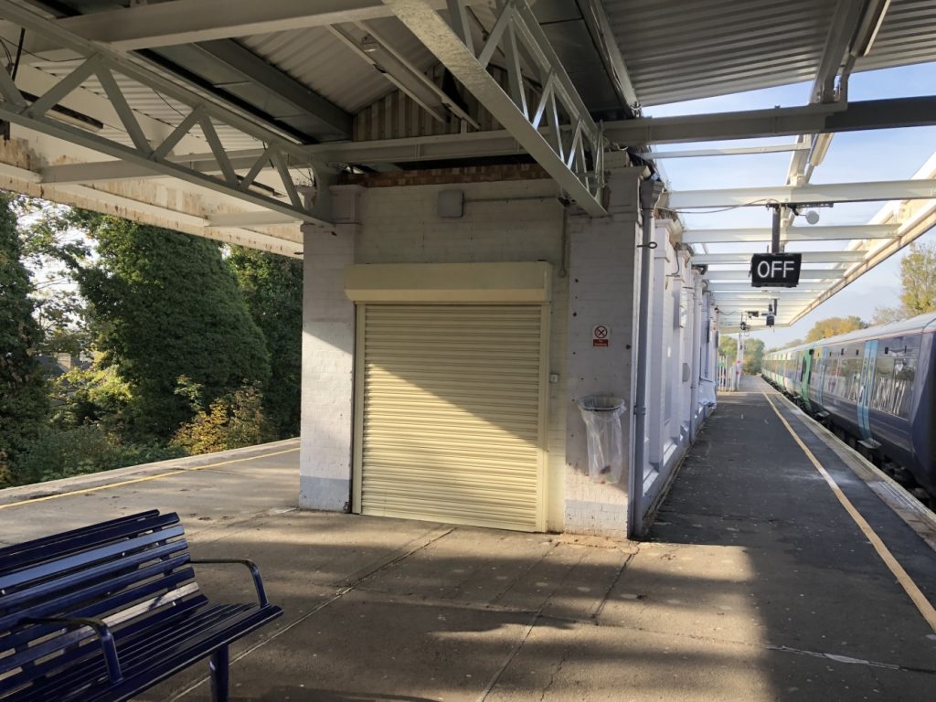 Nunhead - Vacant Unit on Platform (1)